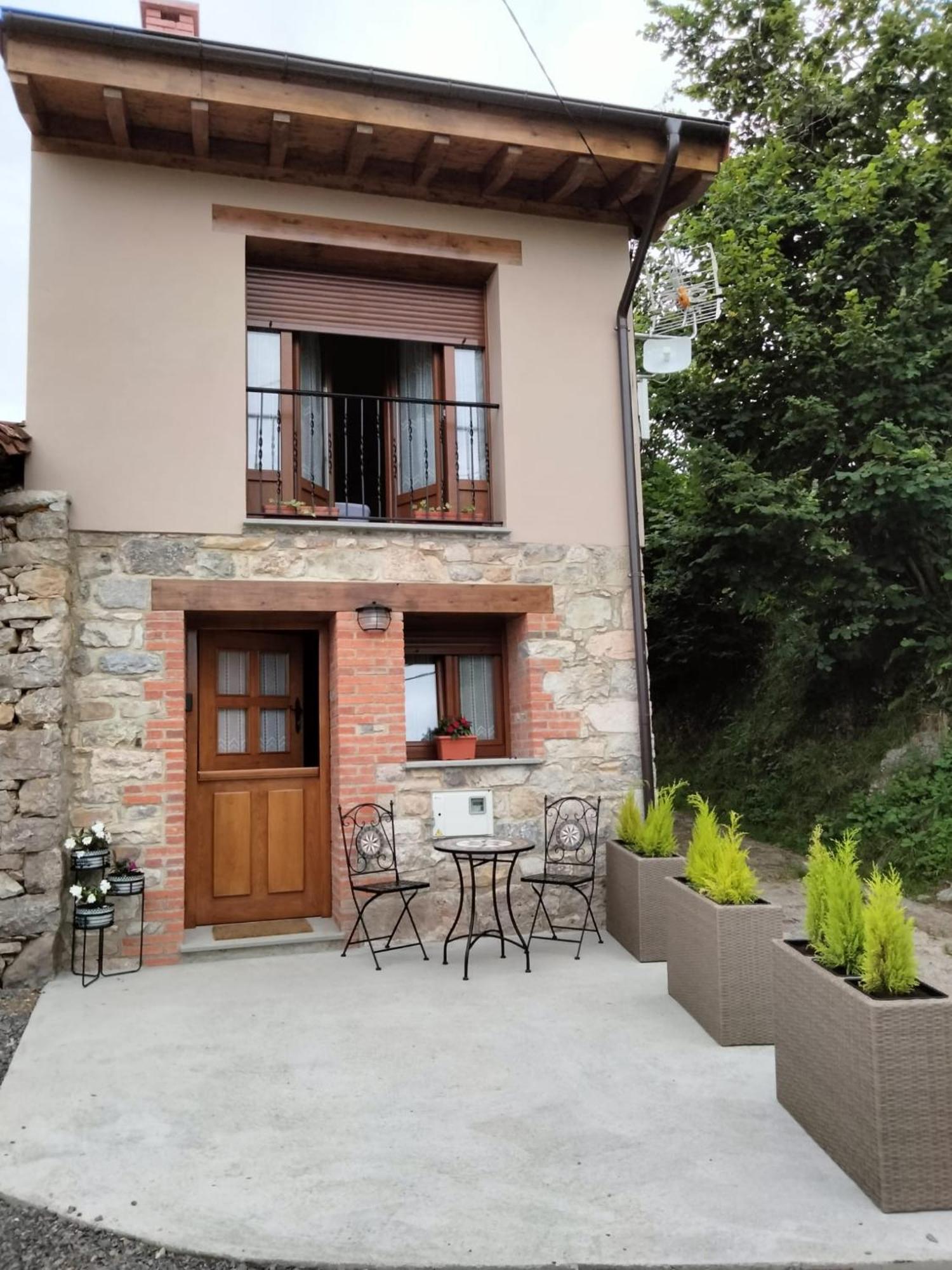 El Arniu Apartment Cangas de Onis Exterior photo